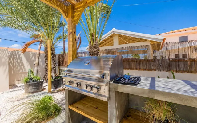 Newly Renovated Amazing Location Private Pool