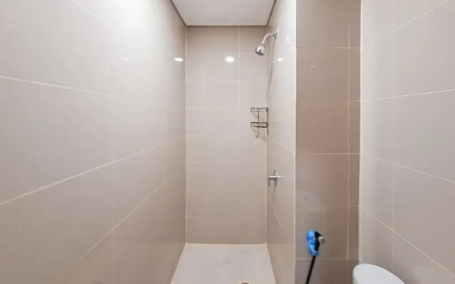 Bright Studio Room Apartment At B Residence