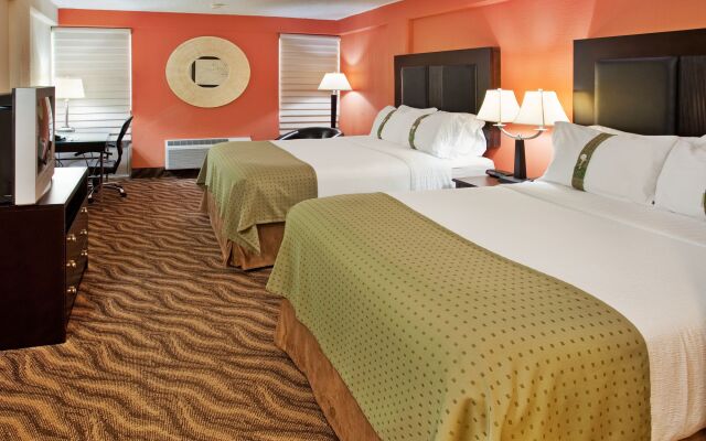 Holiday Inn Manhattan at the Campus by IHG