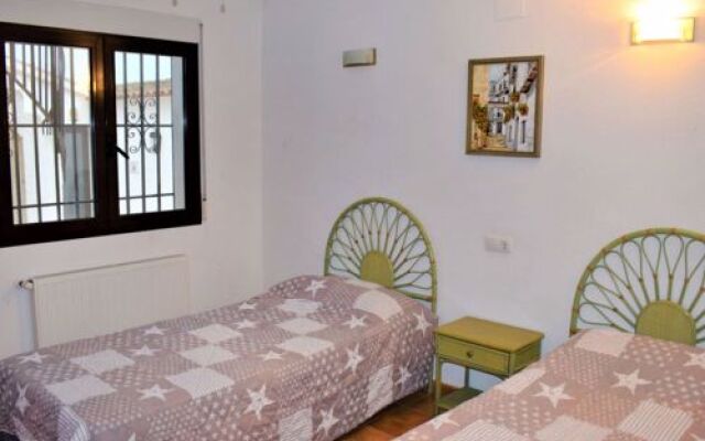 House Ruisenor Falcone