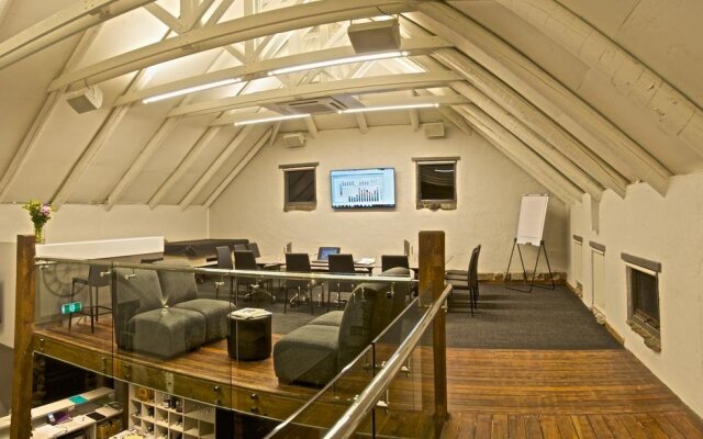 Pirathon Country Estate