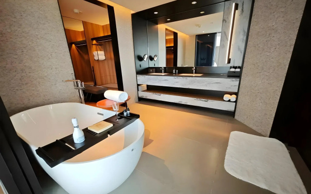 Intercity Hotel Futian Zhongzhou Bay