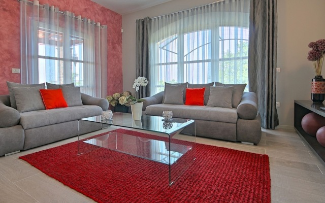 Beautiful Child-friendly Villa With Private Pool in Porec