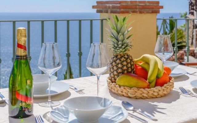 Casa Ventanas al Mediterraneo Nerja by Ruralidays