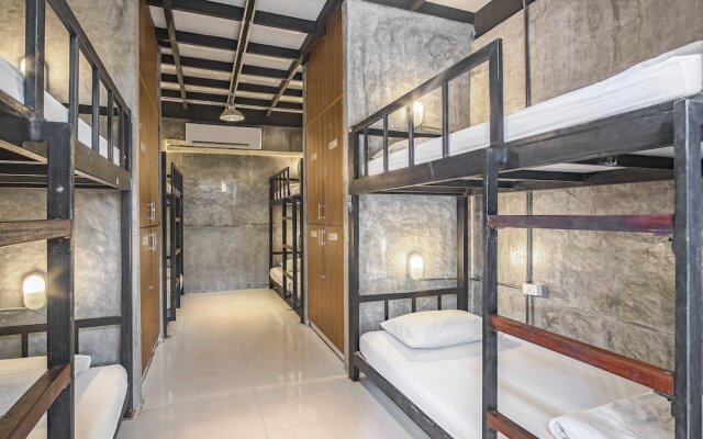 OYO 585 Freedom Hostel @ Phi Phi