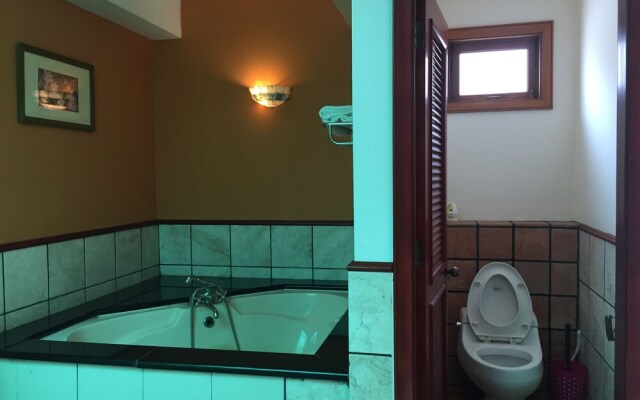 CMK and Private Water Chalet