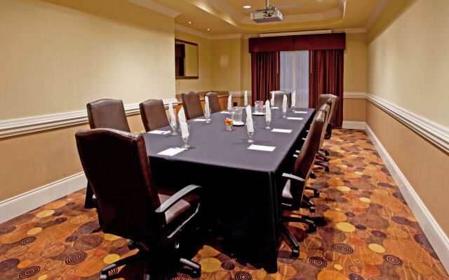 Holiday Inn Express & Suites Valdosta West - Mall Area by IHG