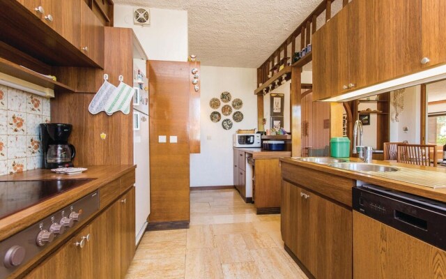 Amazing Home in Malinska With Wifi and 6 Bedrooms