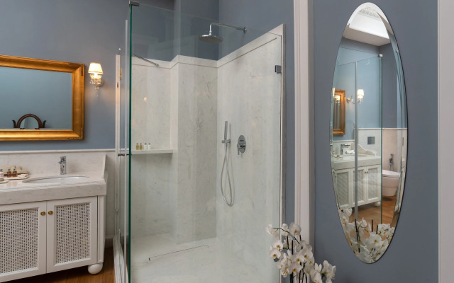 Noble Suites