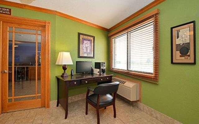 Quality Inn & Suites Grinnell near University