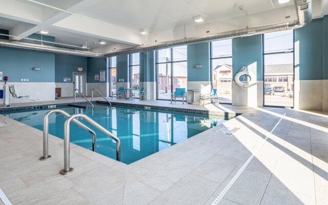 Holiday Inn Express and Suites-Platteville by IHG