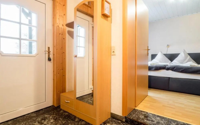 Ruhiges Apartment am Waldrand mit Schlossblick