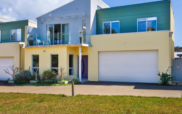 Thalassa I Pet Friendly I 2 Mins Walk to Beach