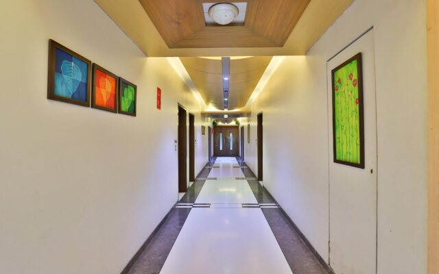 OYO 13372 Hotel Laksh Residency
