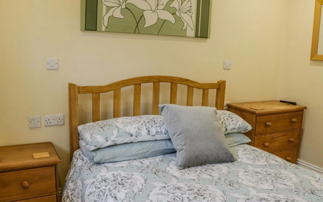 Apartment 6