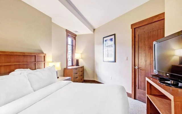 One Ski Hill Place S8325