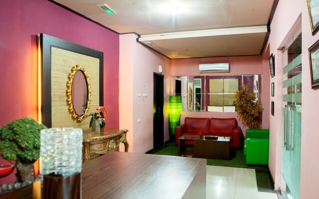 RedDoorz Plus @ Talaga Bodas