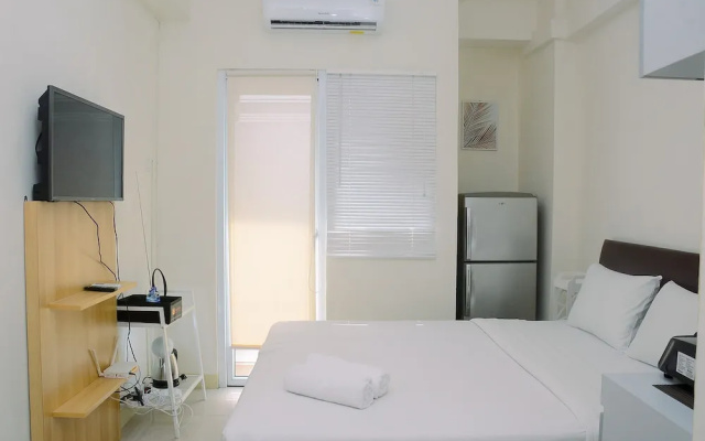 Comfort Studio at Green Pramuka Apartment near Shopping Center – Guest Rooms – Jakarta