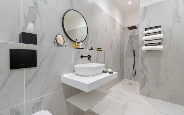 Luxury Georgian City Retreat - Hot Tub - Patio