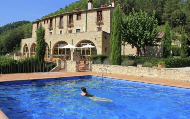 Modern Furnished Apartment Situated on the Ground Floor