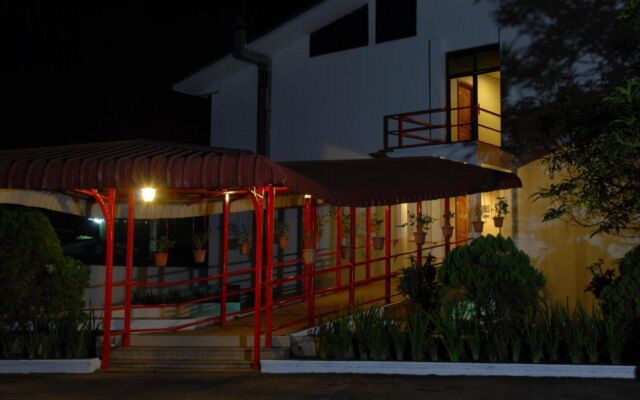 Myanmar Life Hotel