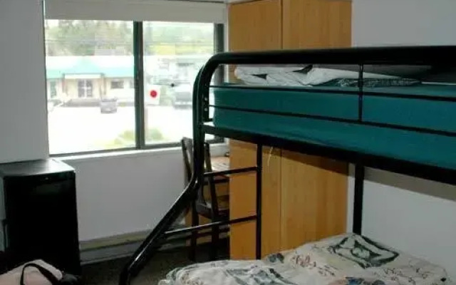 Upper Deck Hostel