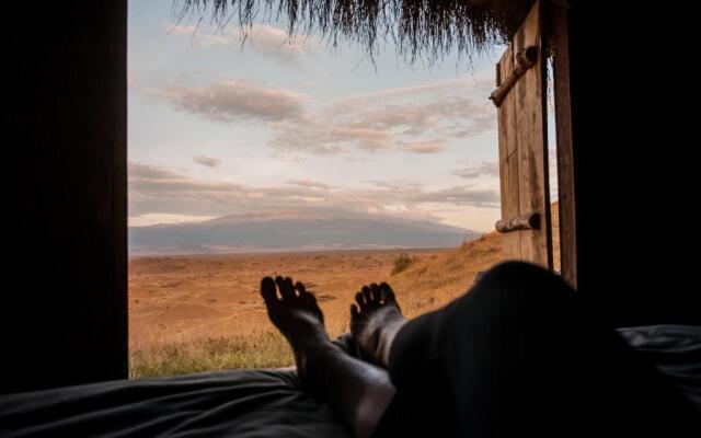 Original Maasai Lodge - Africa Amini Life