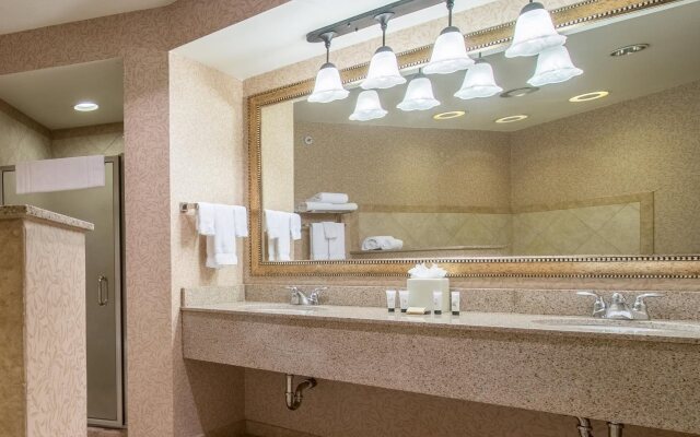 Red Lion Hotel Pasco Airport & Conference Center