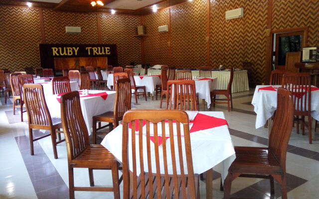 Ruby True Hotel