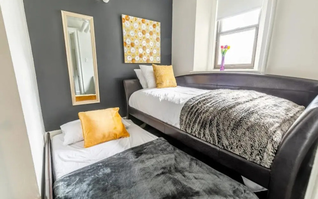 Modern 2BR Apartment With Netflix - Heart of DT Hamilton-