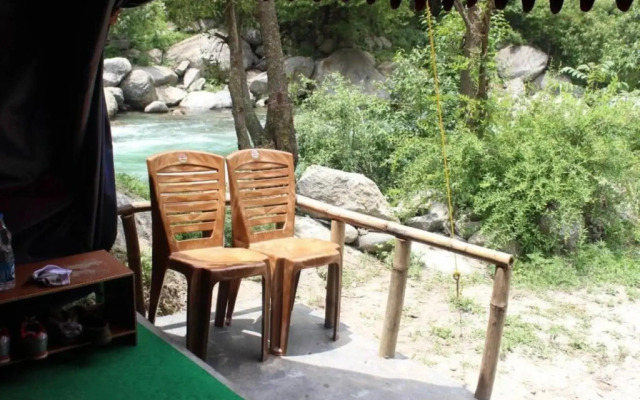 Tirthan Holidays Camp & Cottages
