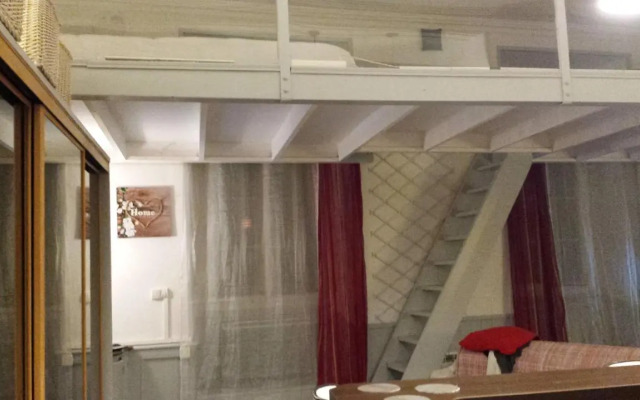 coquet studio en mezzanine