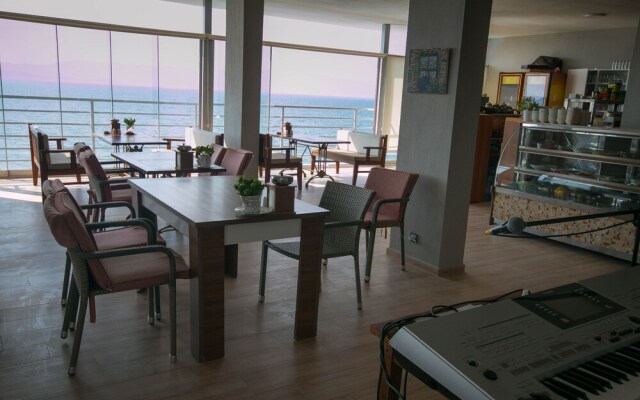 Life Point Boutique Hotel
