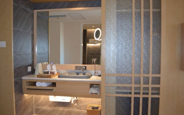 Jianguo HIDDEN Hotel (Dalian Zhongshan Road Youhao Square)