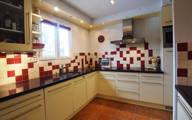 Elegant Villa in Les Mazes With Swimming Pool