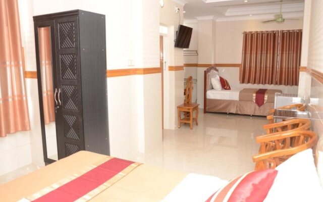 Nylon Hotel