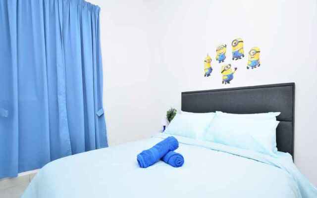 Minions Homestay_Near KLIA_WIFI + TV Box