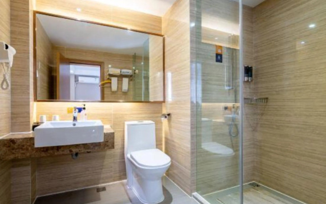 Yester Hotel (Yuxi Taobao Street Wanda Plaza)