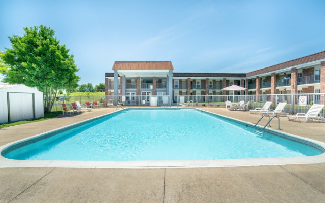 Days Inn by Wyndham Cave City