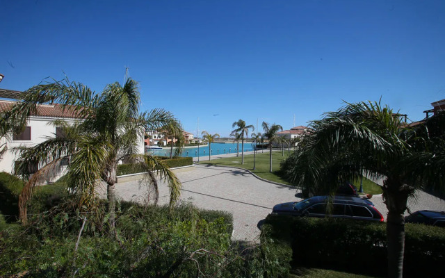 Apt In Marinagri Resort