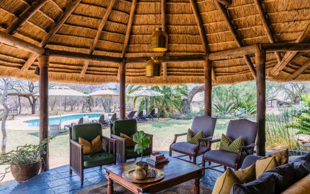 Thornybush Jackalberry Lodge