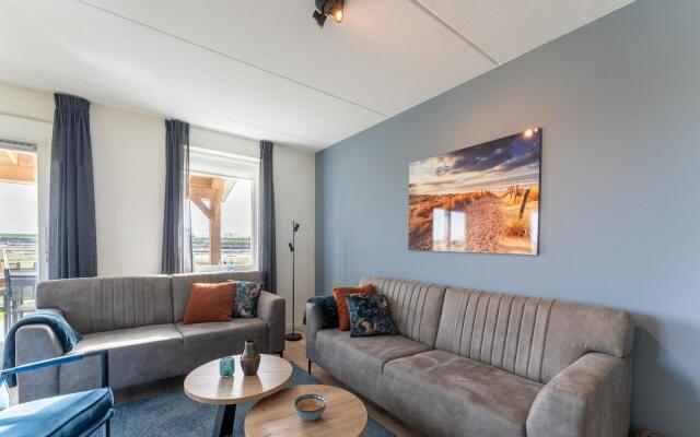 Fine holiday home 300 m from the Oosterschelde estuary