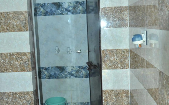 OYO HOME 92078 Pinky Homestay