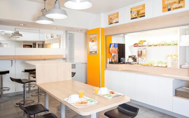 HotelF1 Lille Tourcoing Nord