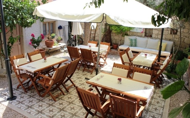 Lilyum Alaçatı Butik Otel