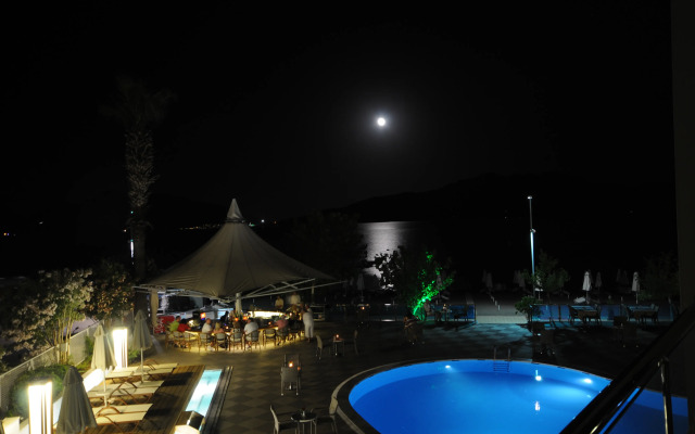 Sunrise Hotel