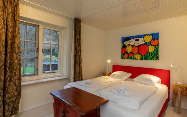 Charming Beach Villa With Thatched Roof