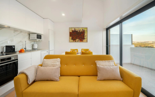 WHome Riverside View Premium Apartment w/ AC & Terrace