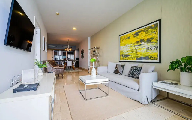 w Prestigious 1BR w Fantastic Balcony in YOO