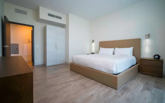CH Deluxe Apartments  by MDR